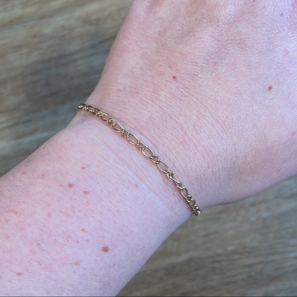 Dainty Delicate Minimalistic Gold Chain Bracelet
